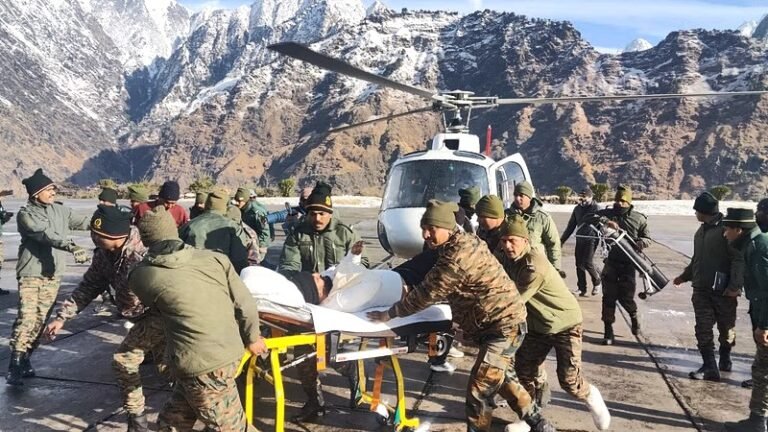 Uttarakhand Avalanche: माणा में फंसे 4 मजदूरों की तलाश जारी, 50 में से 4 की मौत