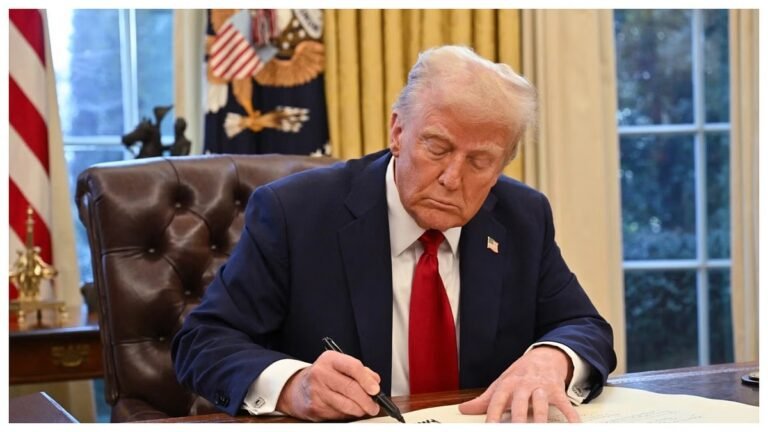 ट्रंप प्रशासन का 200 साल पुराना कानून लागू करने का फैसला, अदालत ने तुरंत रोक लगाई