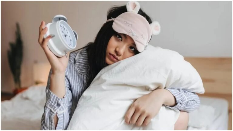 Health Care: नींद की कमी से बढ़ सकता है कैंसर और दिल की बीमारी का खतरा, योग-आयुर्वेद से पाएं सुकून भरी नींद